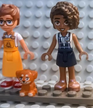 Lote de 2 Minifiguras y Figura de Animal