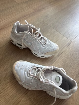 Tenis Nike Air Max Plus TN Beige Blanco