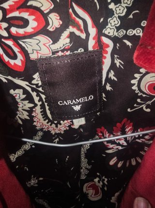 Chaqueta de vestir roja de terciopelo