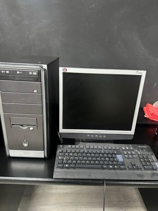 Ordenador LG gris y plata