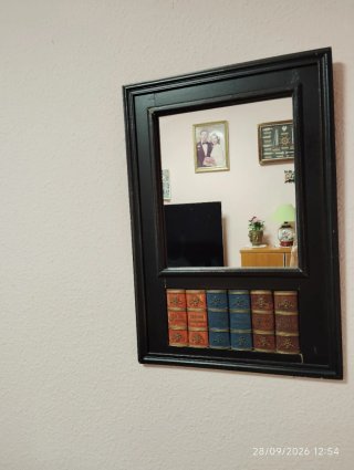 Mueble Auxiliar con Diseño de Libros