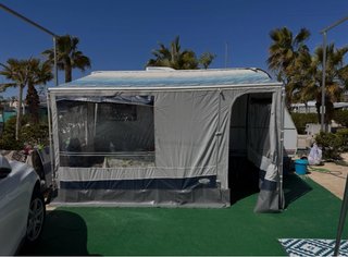 Cerramiento Leiwand para caravana
