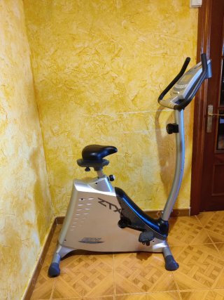 Bicicleta Estática BH Fitness