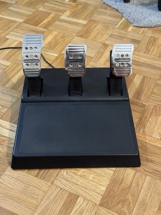 Volante Thrustmaster T150 Pro