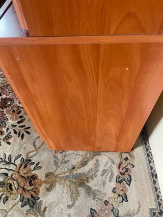 Vitrina de Madera con Puertas de Cristal