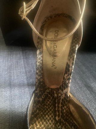 Zapatos tacón Dolce&Gabbana negros y dorados