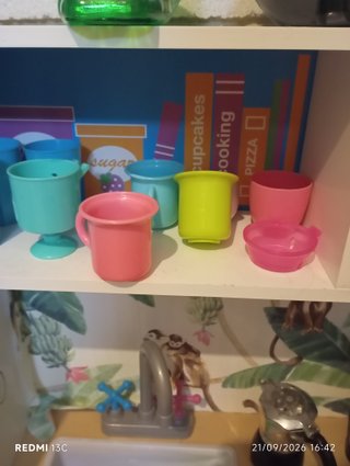 Cocinita de juguete con accesorios