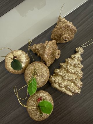 Set de 6 Adornos Navideños Dorados
