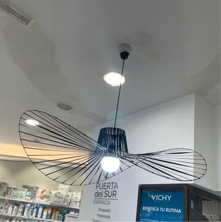Lámpara de diseño forma sombrero