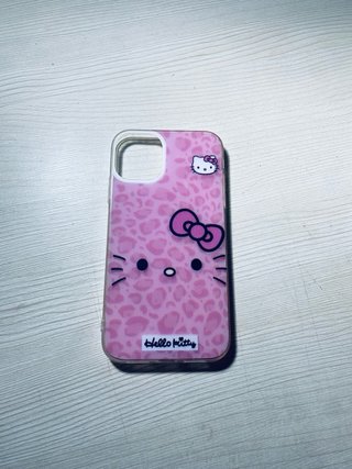 Funda iPhone 11 Hello Kitty Leopardo