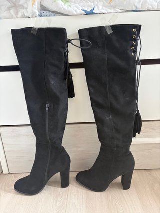 Botas Altas Negras de Tacón