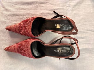 Zapatos de salón Bohemia tacón fino