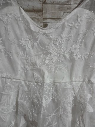 Vestido Largo de Encaje Bordado