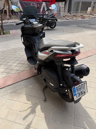 Aprilia SR GT 125 del año 2023, con solo 5.000km