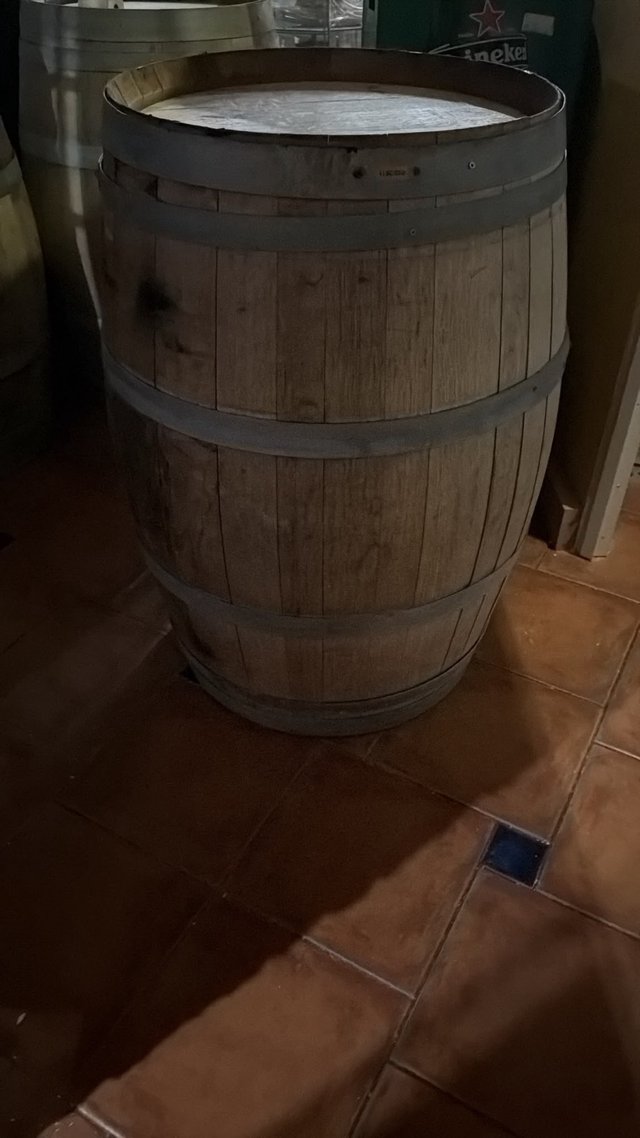 Lote de Toneles de Madera