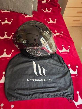 Casco MT Helmets Negro Talla L y chaqueta M
