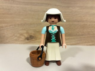 Aldeana con Cubo playmobil ideal belen