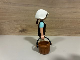 Aldeana con Cubo playmobil ideal belen