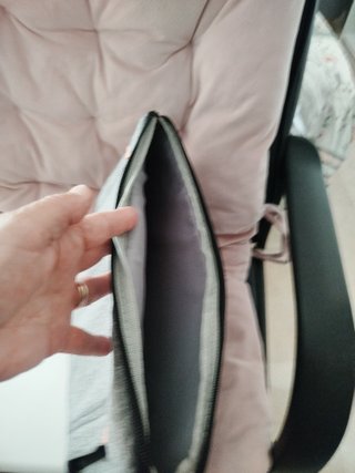 Portátil con funda y ratón