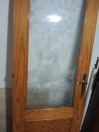 Puerta de Madera con Cristal Tallado