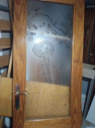 Puerta de Madera con Cristal Tallado