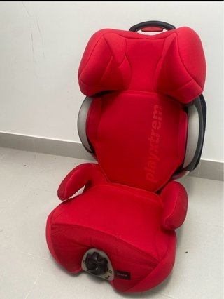 Silla de coche infantil roja