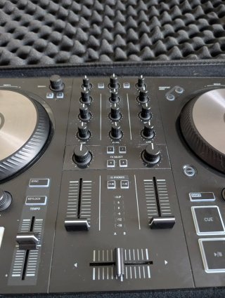 Controladora DJ Traktor Kontrol S2 Mk3 + Funda