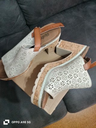 Sandalias blancas de cuña para mujer