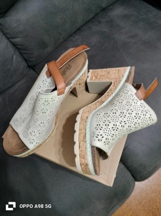 Sandalias blancas de cuña para mujer