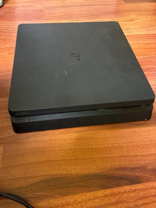 PS4 Slim 1TB con 3 Mandos PRECIO NEGOCIABLE****