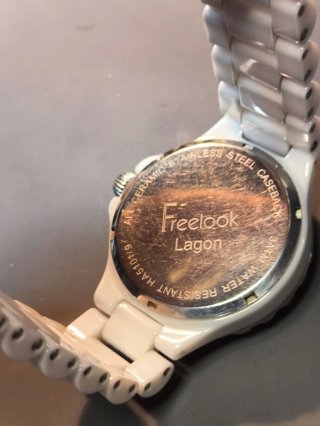 Relógio Freelook em Cerâmica Branca