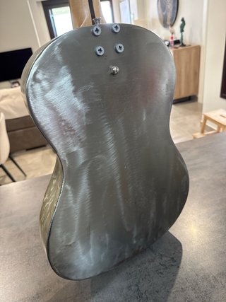 Guitarra de hierro Hecha a Mano