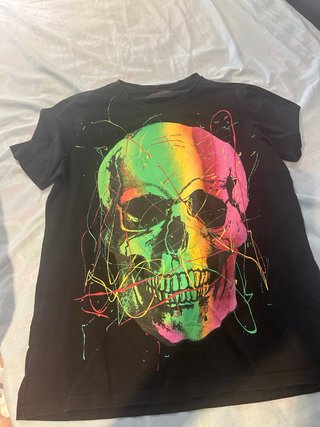 Camiseta Negra Calavera Arcoíris
