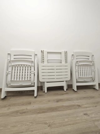Conjunto mesa y 2 sillas jardín resina