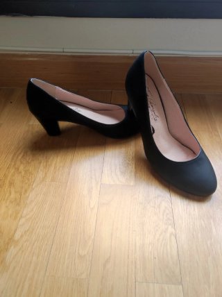 Zapatos negros de tacón
