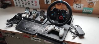 PS4 + Volante Logitech G29 e Gran Turismo 7