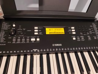 Tastiera Yamaha PSR-E363 con Supporto e Pedale
