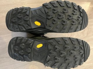 Botas de montaña Lowa Renegade GTX MID
