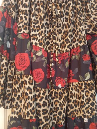Oferta Blusón o vestido corto en leopardo y flores
