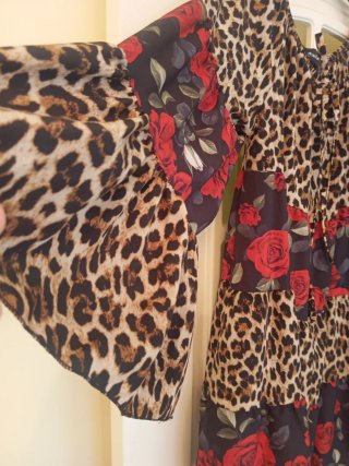 Oferta Blusón o vestido corto en leopardo y flores