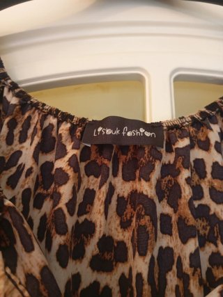 Oferta Blusón o vestido corto en leopardo y flores