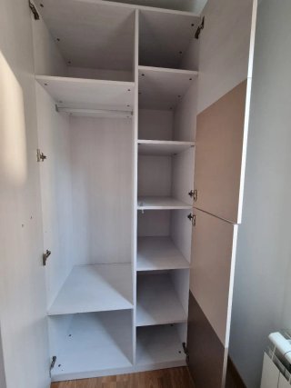 Armario 3 puertas, 1m ancho 2,4m alto y 0,6m fondo