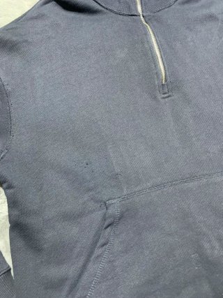 Sudadera Negra con Cremallera