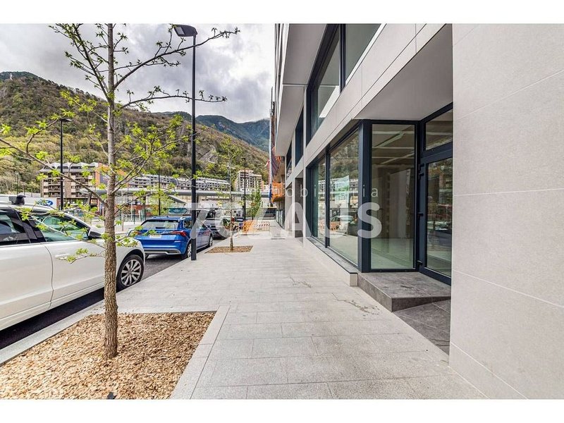 Commercial premises for rent in Andorra la Vella · 11 of 13