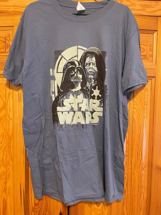 4 Camisetas Star Wars y taza de R2D2