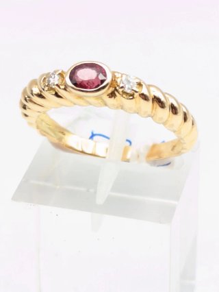 Anillo Oro 18k con Rubí y Diamantes