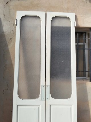 Puertas antiguas de madera y cristal