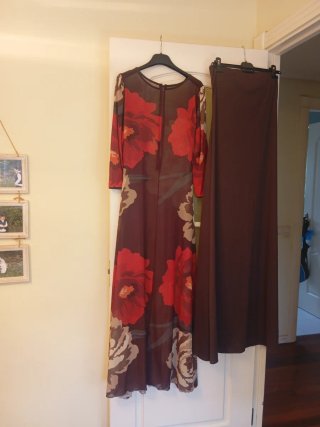 Oferta Vestido largo marrón con estampado floral