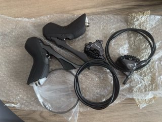 Manetas y Frenos Shimano GRX820