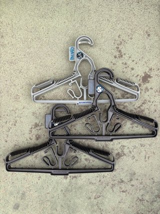 Submarinismo 3 Perchas Scubapro para traje